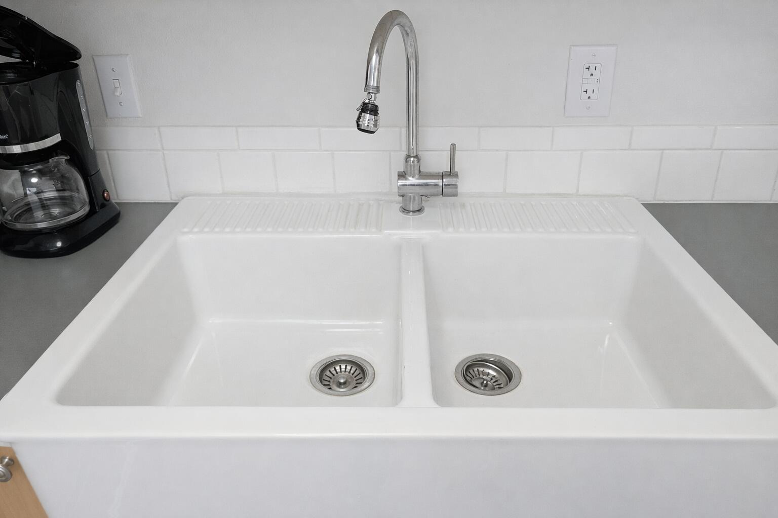 101 Old Ferry Road, Unit 4C Shalimar, FL 32579 - Photo 5 of 35 KitchenSink