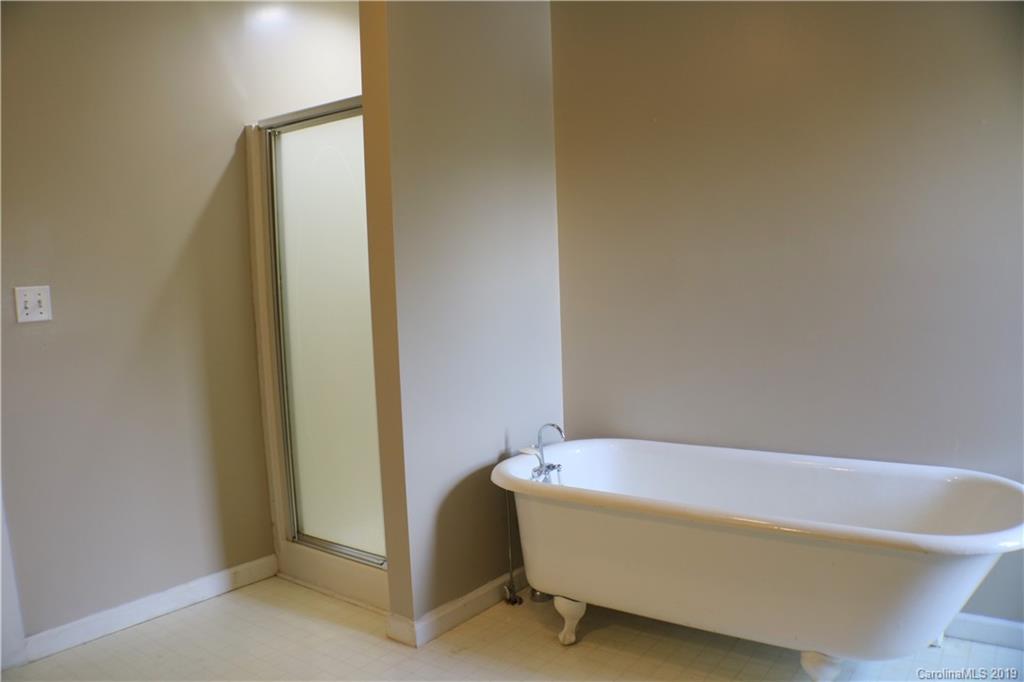 619 Rutherford Road, Unit 20 Marion, NC 28752 - Photo 17 of 23 Gallery Image 17