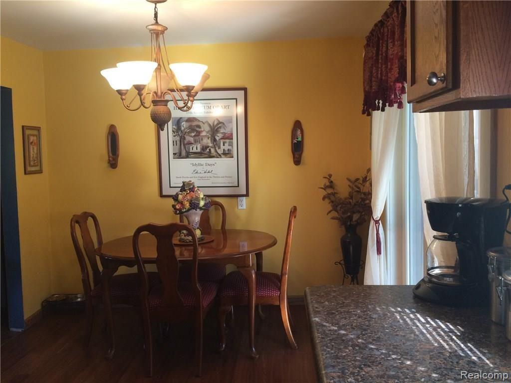 21265 Waltz Road New Boston, MI 48164 - Photo 9 of 18 IMG_1647.JPG