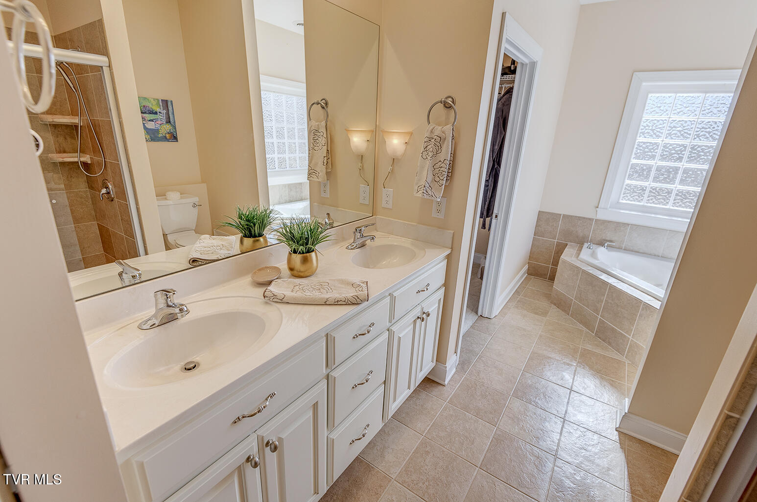 1331 Bright Hope Road Greeneville, TN 37743 - Photo 38 of 100 D_Neas_Interior_1331-Bright-Hope-Road_19