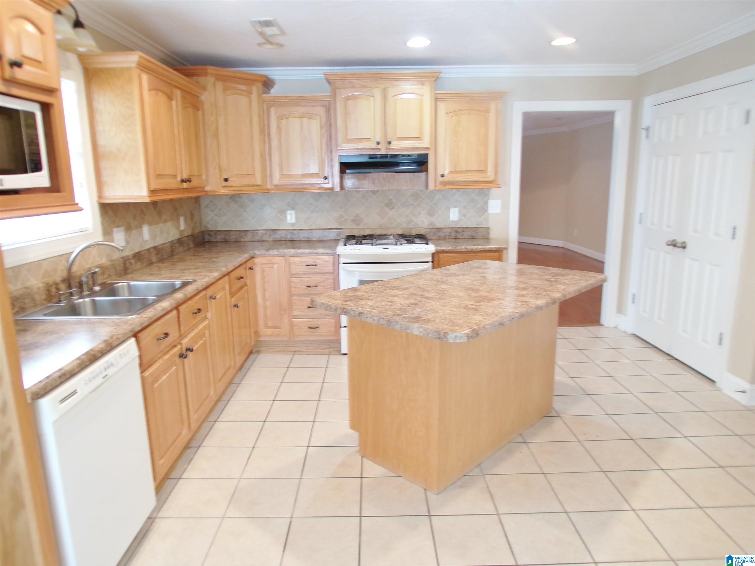 36 Foxley Road Anniston, AL 36205 - Photo 9 of 71