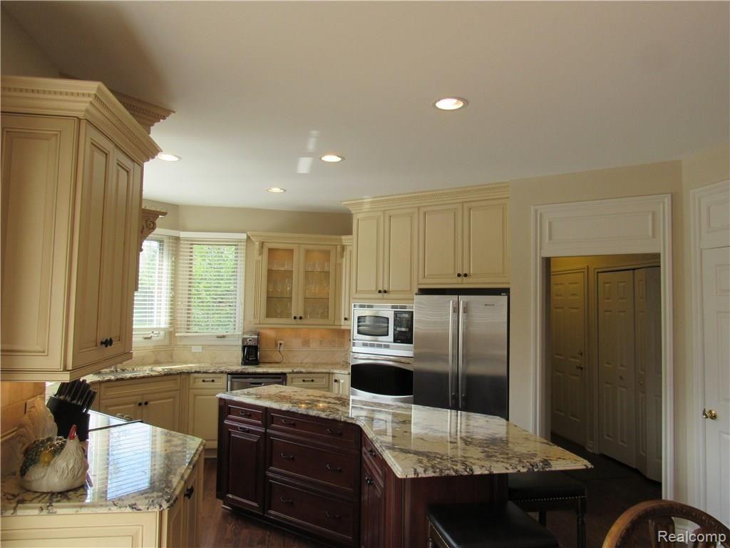 3829 Elk Drive Rochester, MI 48306 - Photo 3 of 23 IMG_0526.JPG