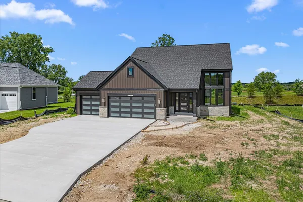 $744,900 | W251-n2385 Valleyview Circle, Pewaukee, WI 53072