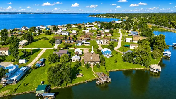$630,000 | 111 7th Avenue, Onalaska, TX 77360