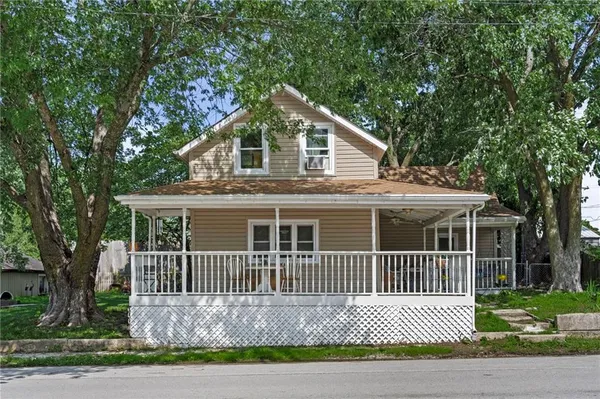 $169,000 | 402 South Union Street, McLouth, KS 66054