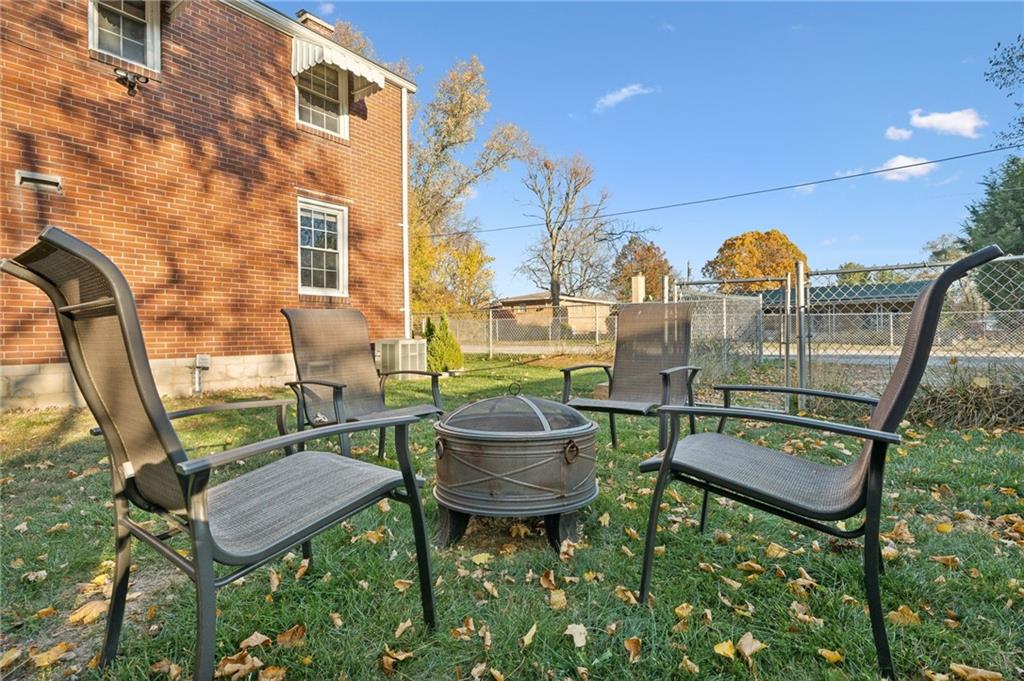552 Hampton Street Greensburg, PA 15601 - Photo 3 of 36 a view of a chairs and table in the patio