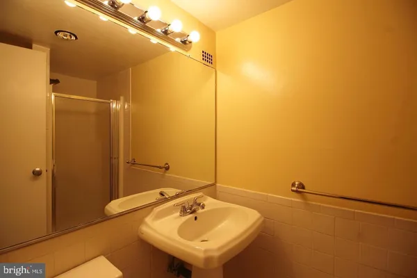 $2,400 | 4501 Arlington Boulevard, Unit 202, Arlington, VA 22203