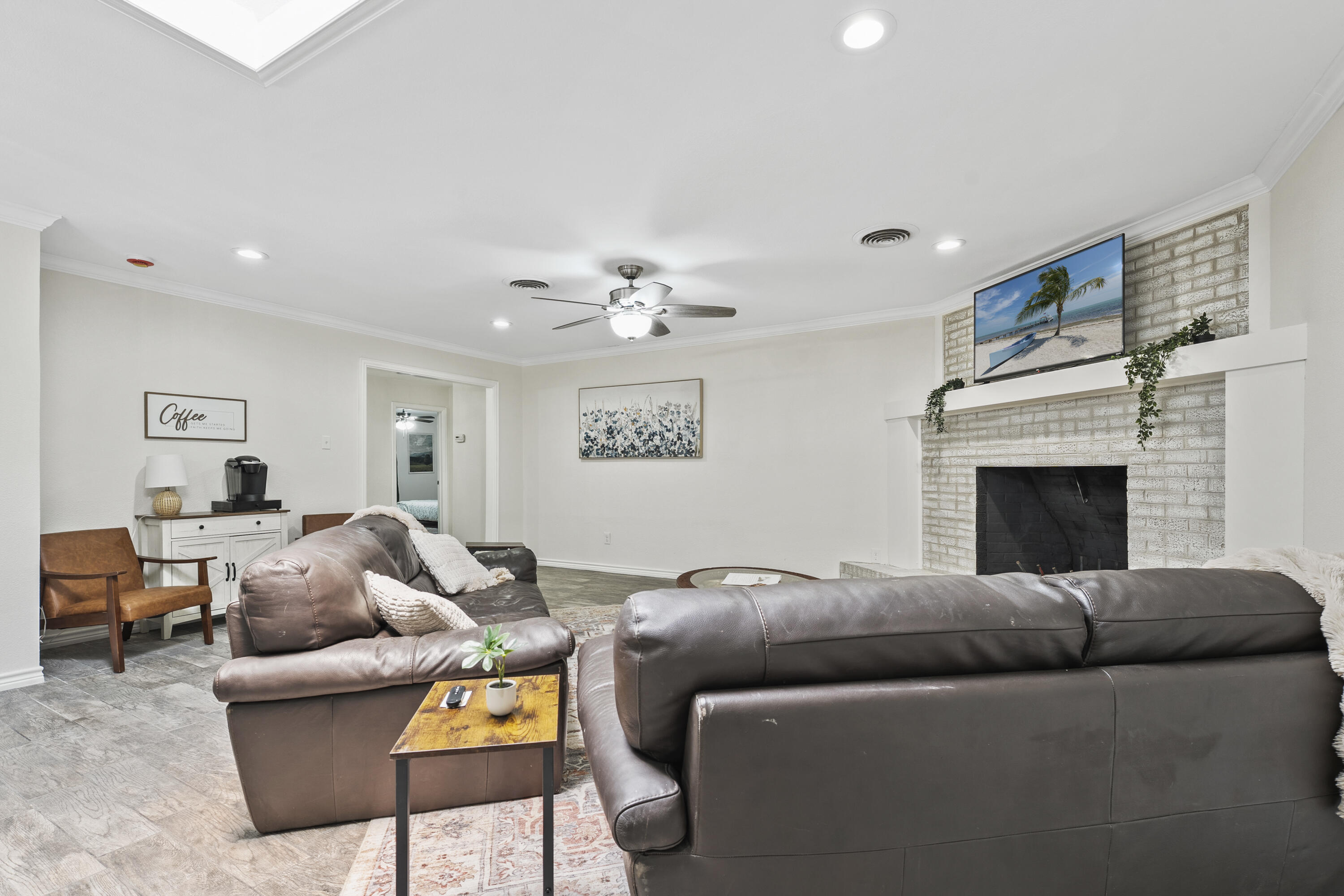 4211 49th Street Lubbock, TX 79413 - Photo 8 of 24 DSC05074