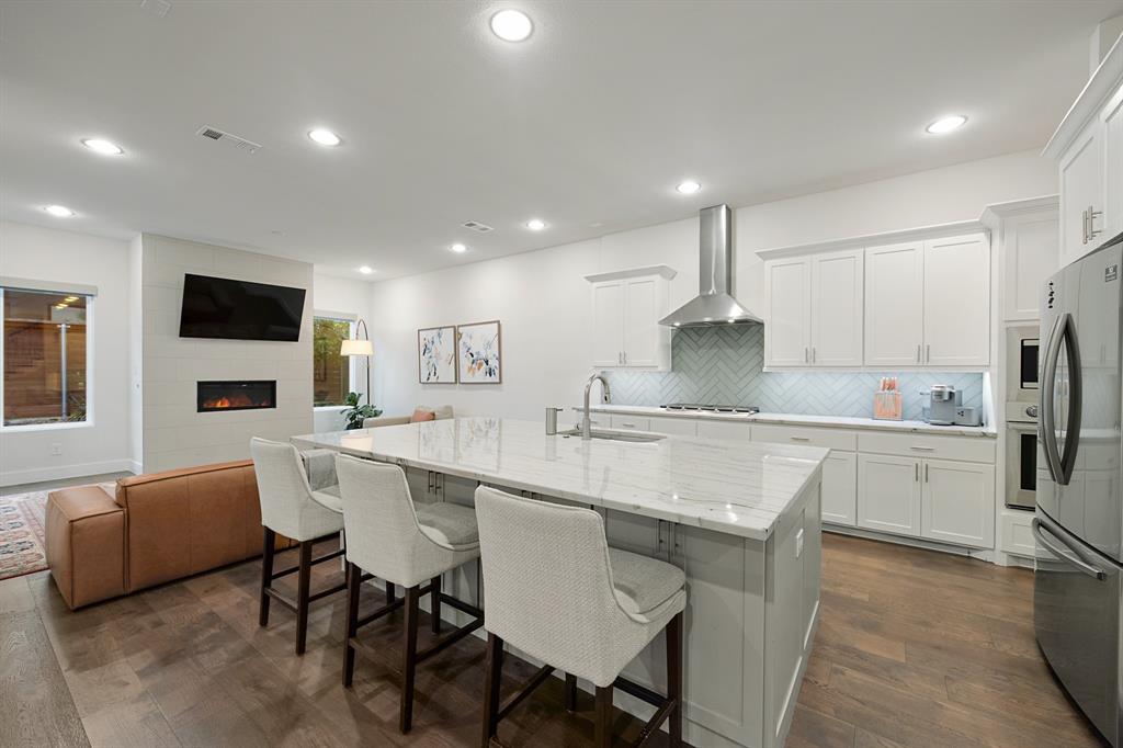 4113 Entrada Way Dallas, TX 75219 - Photo 8 of 32