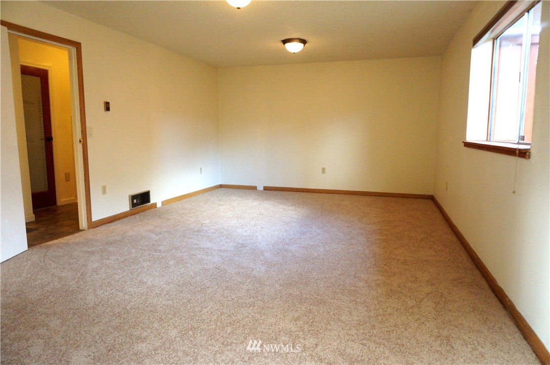 15721 Southeast 175th Place Renton, WA 98058 - Photo 16 of 25 Gallery Image 16