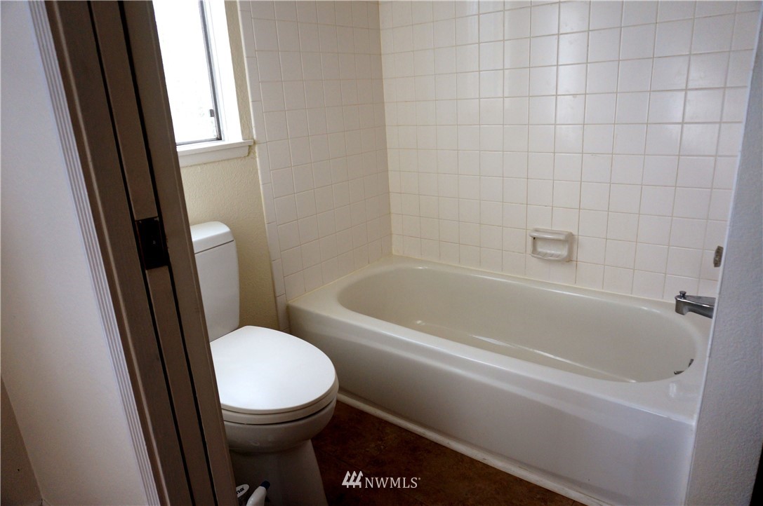 15721 Southeast 175th Place Renton, WA 98058 - Photo 21 of 25 Gallery Image 21