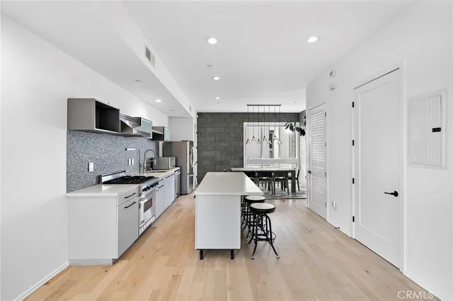 $1,775,000 | 4151 Redwood Avenue, Unit 106, Los Angeles, CA 90066