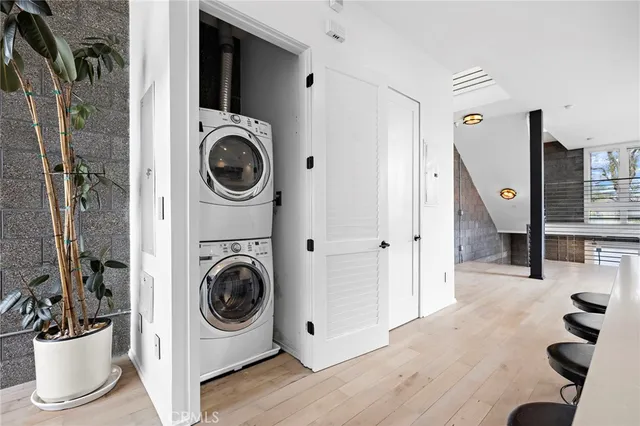 $1,775,000 | 4151 Redwood Avenue, Unit 106, Los Angeles, CA 90066