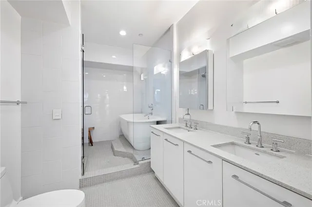 $1,775,000 | 4151 Redwood Avenue, Unit 106, Los Angeles, CA 90066