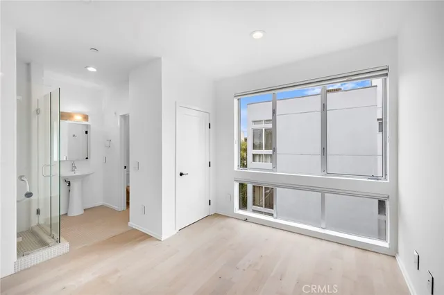 $1,775,000 | 4151 Redwood Avenue, Unit 106, Los Angeles, CA 90066
