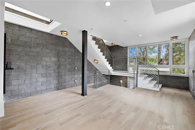 $1,775,000 | 4151 Redwood Avenue, Unit 106, Los Angeles, CA 90066