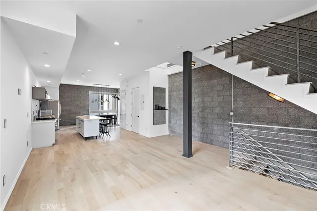 $1,775,000 | 4151 Redwood Avenue, Unit 106, Los Angeles, CA 90066