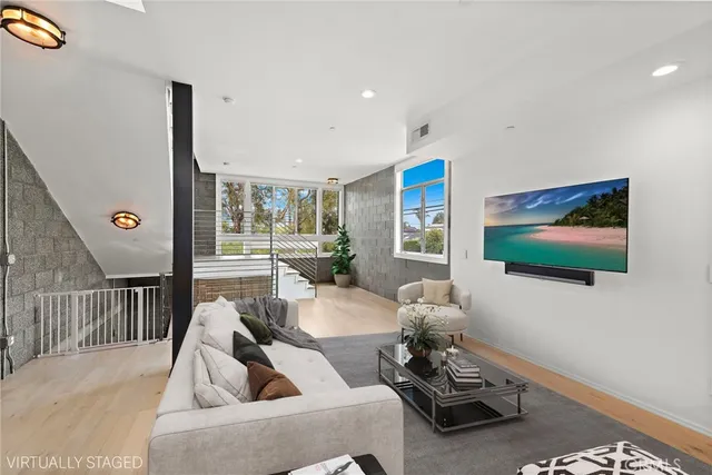 $1,775,000 | 4151 Redwood Avenue, Unit 106, Los Angeles, CA 90066