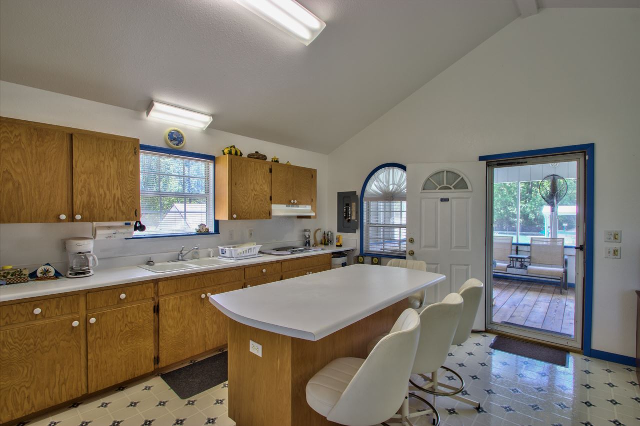 650 Treeline Road Grand Ridge, FL 32442 - Photo 11 of 35 Gallery Image 11