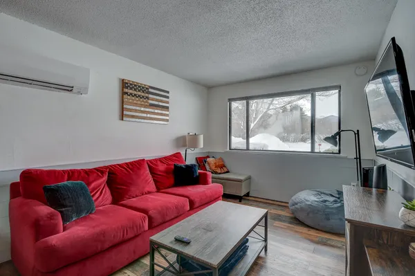$1,800 | 46 Linderhof Golf Course Road, Unit D4, Glen, NH 03838