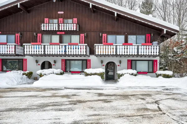 $1,800 | 46 Linderhof Golf Course Road, Unit D4, Glen, NH 03838