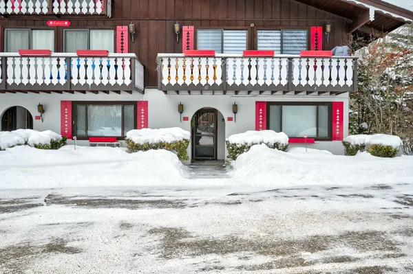 $1,800 | 46 Linderhof Golf Course Road, Unit D4, Glen, NH 03838