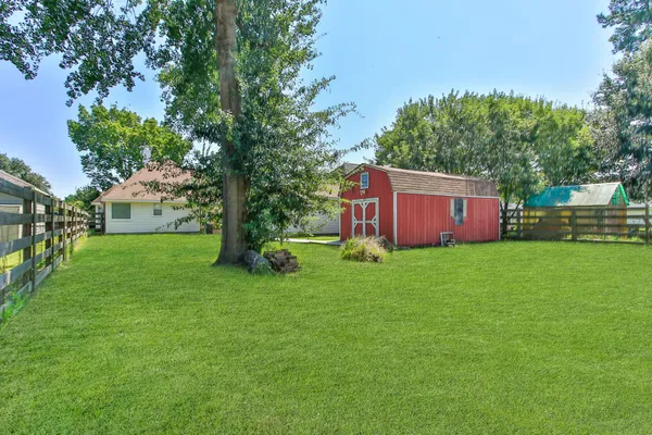 $400,000 | 31523 Johlke Road, Magnolia, TX 77355