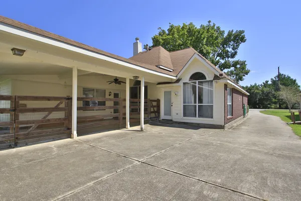 $400,000 | 31523 Johlke Road, Magnolia, TX 77355