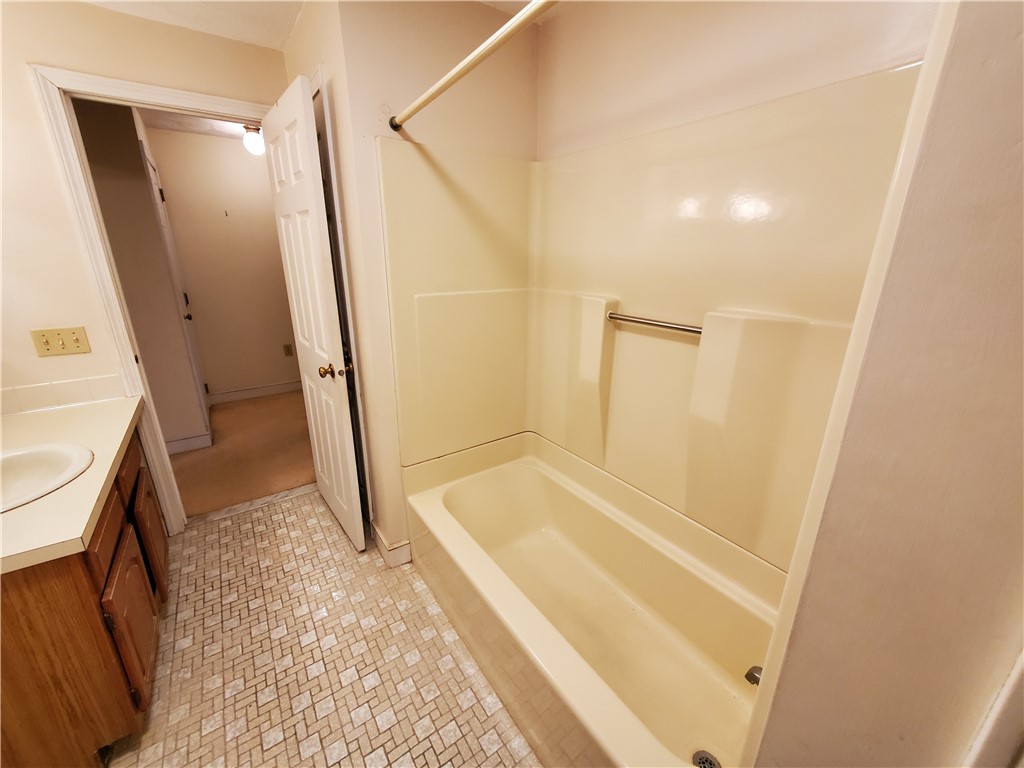 1175 Diamond Hill Road, Unit 303 Woonsocket, RI 02895 - Photo 9 of 16