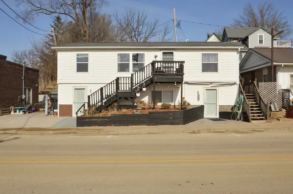 $190,000 | 122 East Main Street, Mount Hope, WI 53816