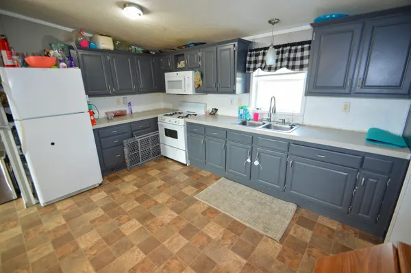 $190,000 | 122 East Main Street, Mount Hope, WI 53816