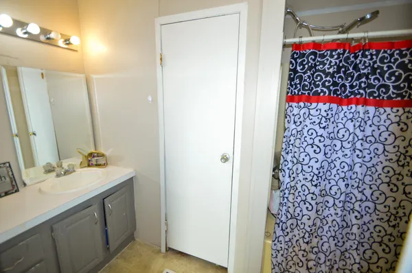 $190,000 | 122 East Main Street, Mount Hope, WI 53816