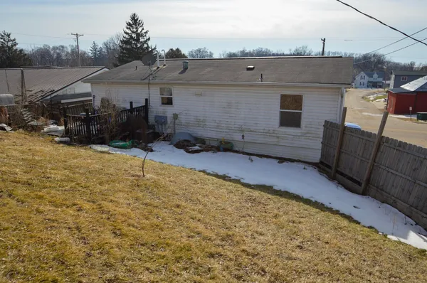 $190,000 | 122 East Main Street, Mount Hope, WI 53816