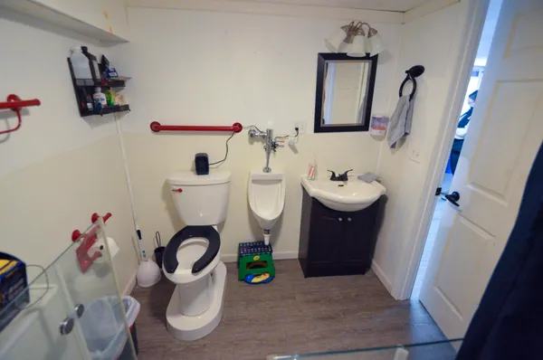 $190,000 | 122 East Main Street, Mount Hope, WI 53816