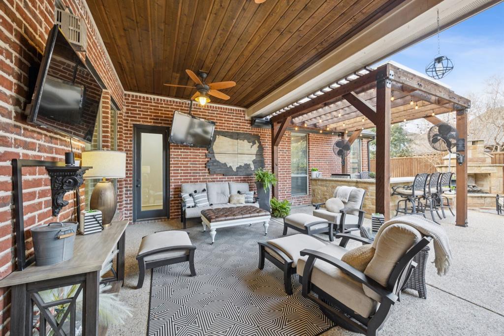 4290 Castle Bank Lane Frisco, TX 75033 - Photo 37 of 40 a outdoor living space with patio furniture