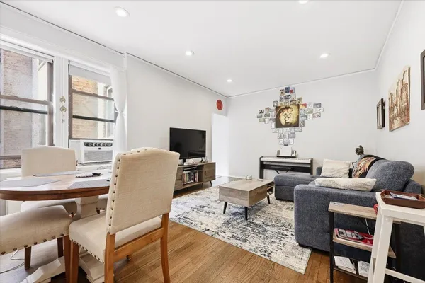 $2,000 | 56 Glenwood Avenue, Unit 26, Jersey City, NJ 07306