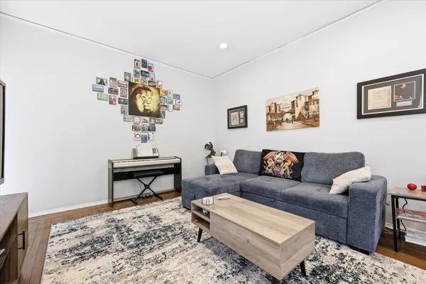 $2,000 | 56 Glenwood Avenue, Unit 26, Jersey City, NJ 07306