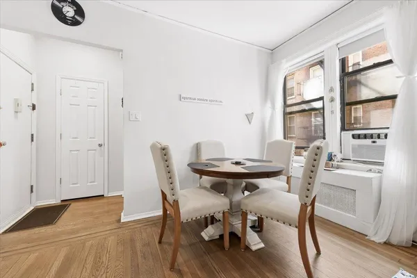 $2,000 | 56 Glenwood Avenue, Unit 26, Jersey City, NJ 07306