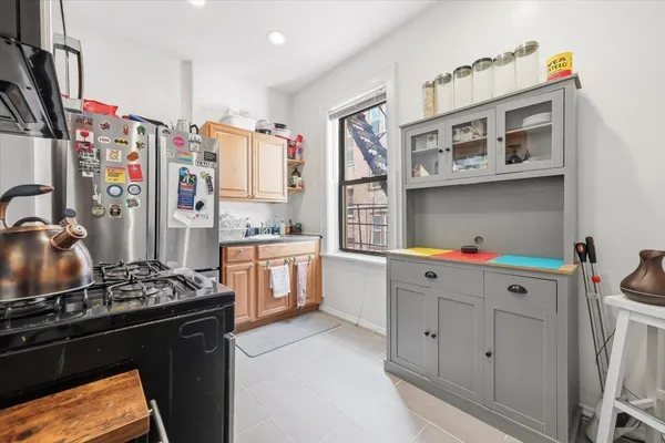 $2,000 | 56 Glenwood Avenue, Unit 26, Jersey City, NJ 07306