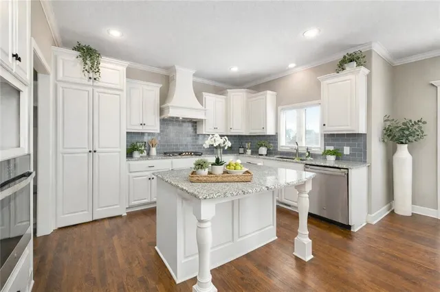 $499,900 | 4901 Northeast 105th Street, Kansas City, MO 64156