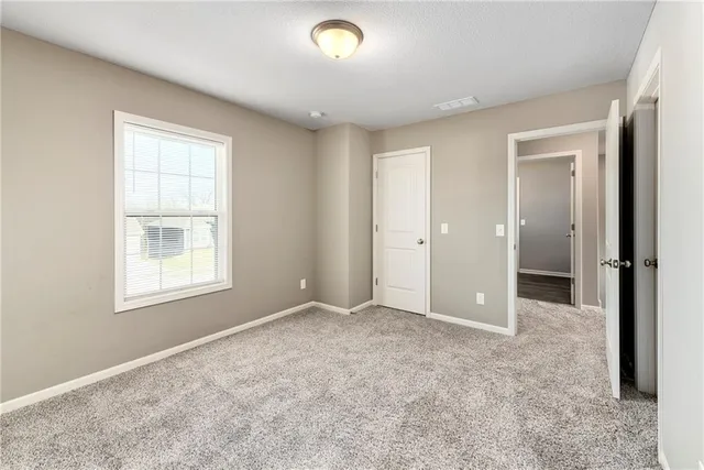 $499,900 | 4901 Northeast 105th Street, Kansas City, MO 64156