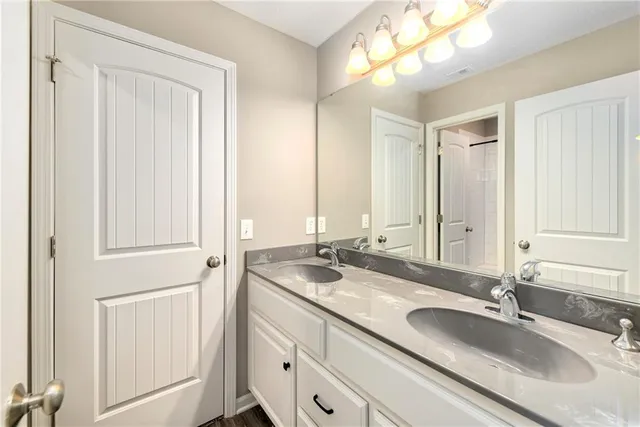 $499,900 | 4901 Northeast 105th Street, Kansas City, MO 64156