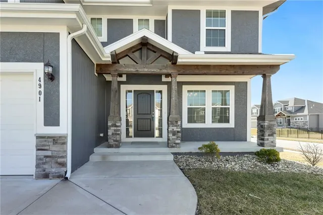 $499,900 | 4901 Northeast 105th Street, Kansas City, MO 64156