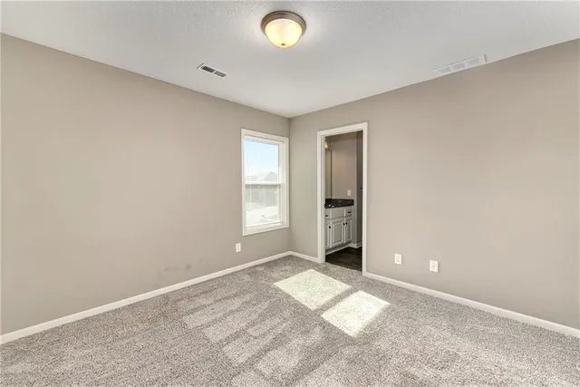 $499,900 | 4901 Northeast 105th Street, Kansas City, MO 64156