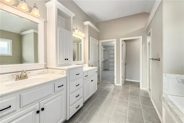 $499,900 | 4901 Northeast 105th Street, Kansas City, MO 64156