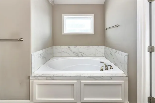 $499,900 | 4901 Northeast 105th Street, Kansas City, MO 64156