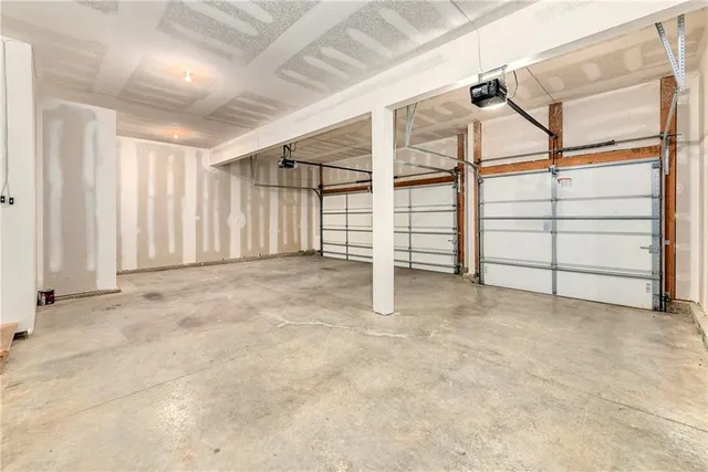 $499,900 | 4901 Northeast 105th Street, Kansas City, MO 64156