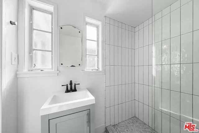 $7,000 | 2565 Canyon Drive, Los Angeles, CA 90068