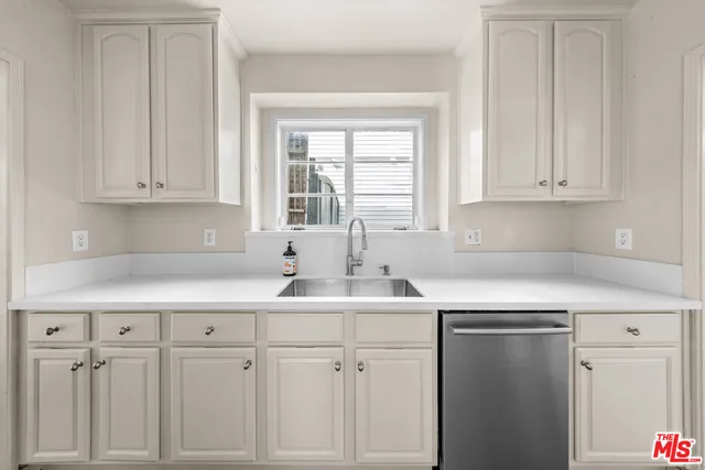 $7,000 | 2565 Canyon Drive, Los Angeles, CA 90068