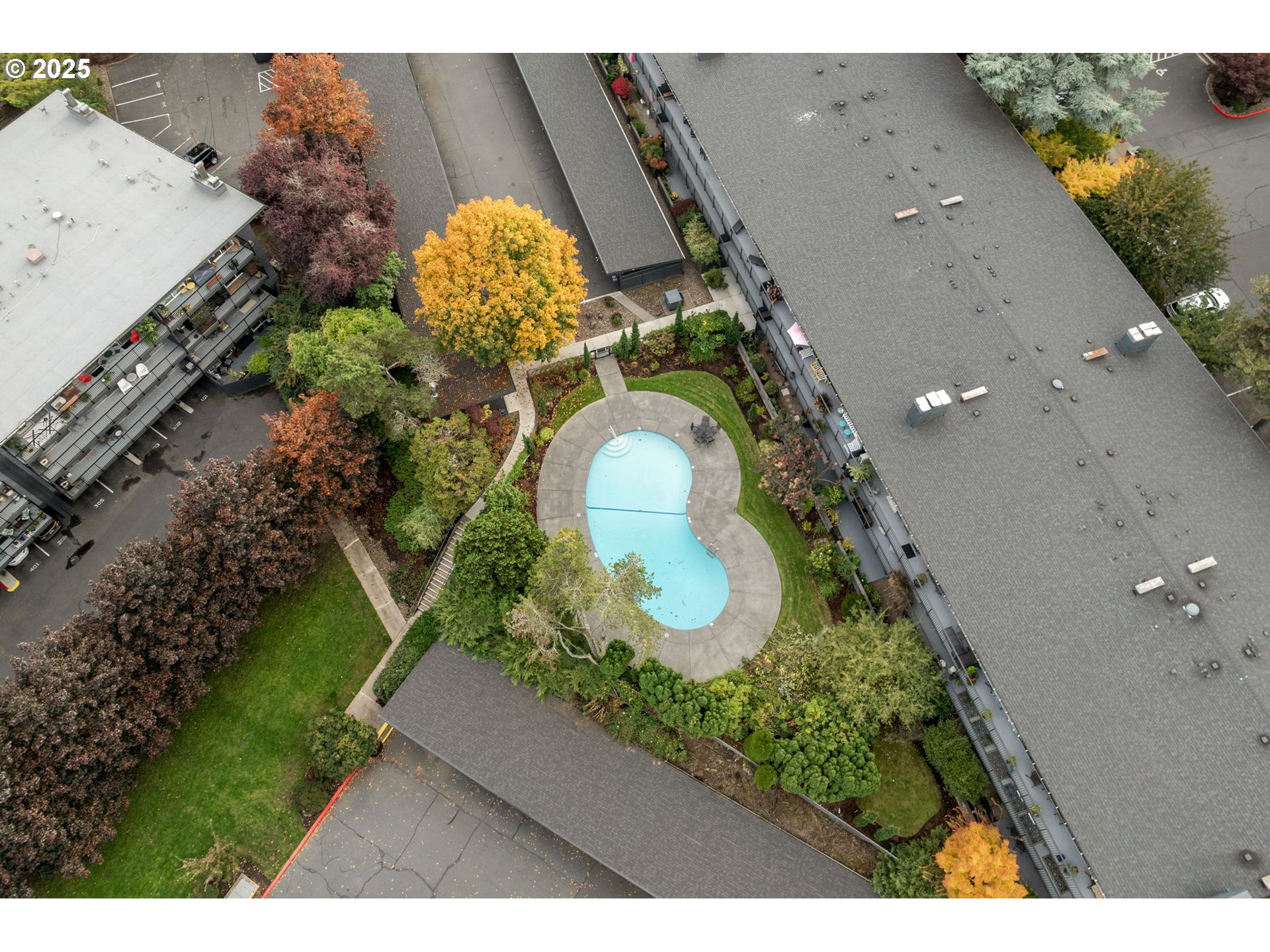 200 Southwest Burnham Road, Unit 200 Lake Oswego, OR 97034 - Photo 36 of 46